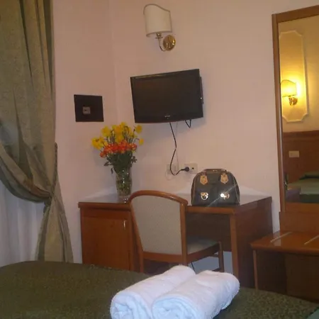 Philia Hotel 3*