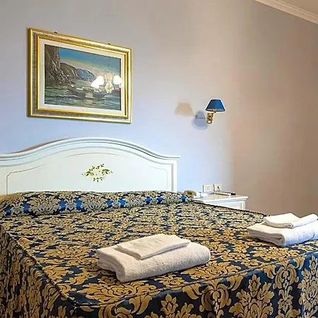 Philia Hotel 3*